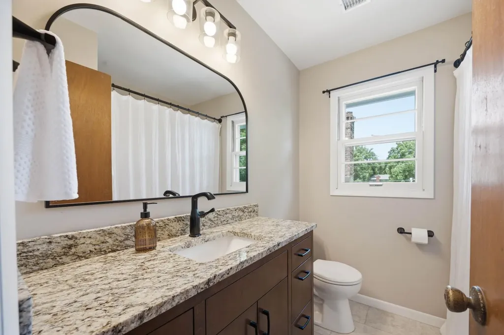 8226 E Peach Tree Lane Wichita KS 67207