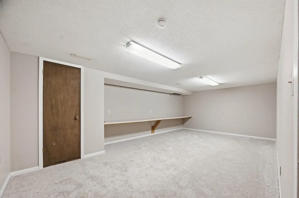 8226 E Peach Tree Lane Wichita KS 67207