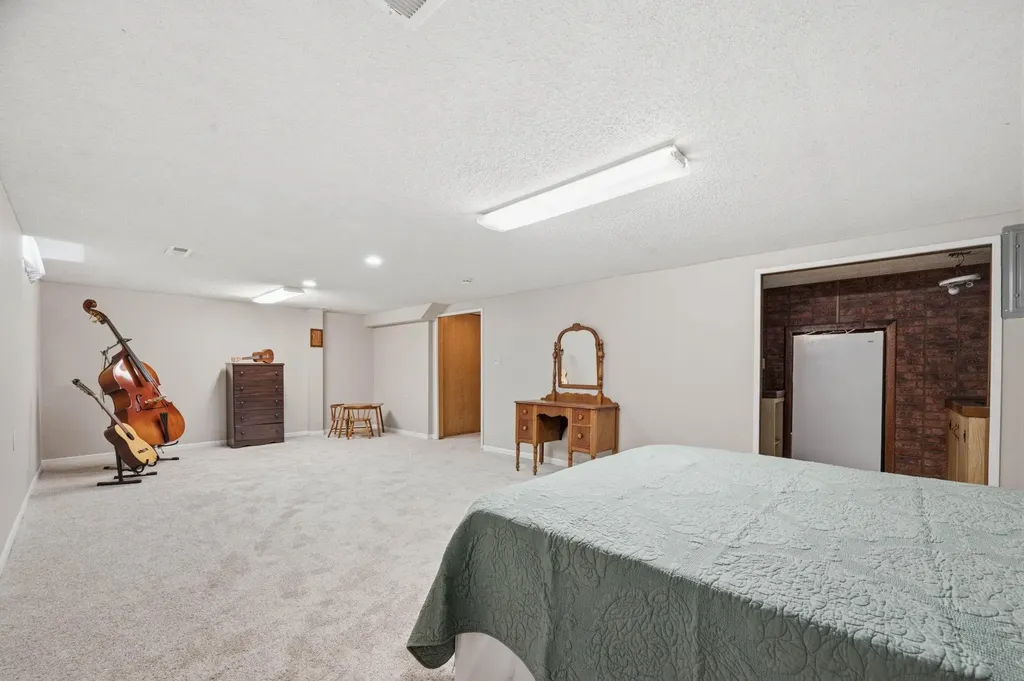 8226 E Peach Tree Lane Wichita KS 67207