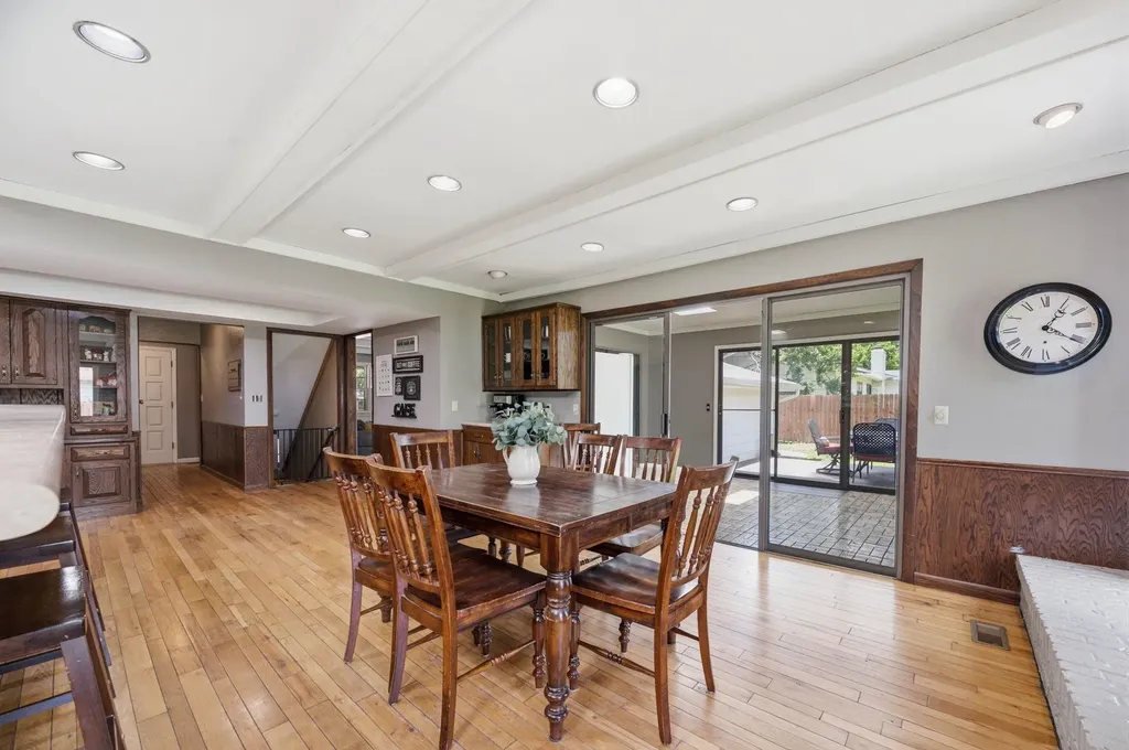 8226 E Peach Tree Lane Wichita KS 67207
