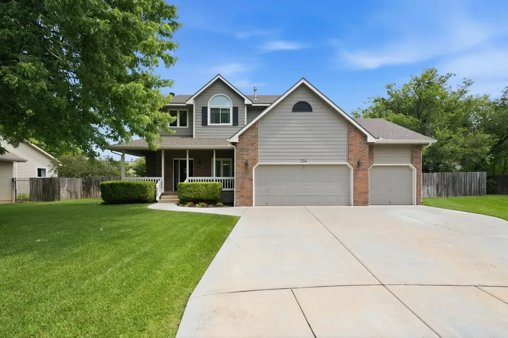 224 N Pinecrest Court Andover KS 67002