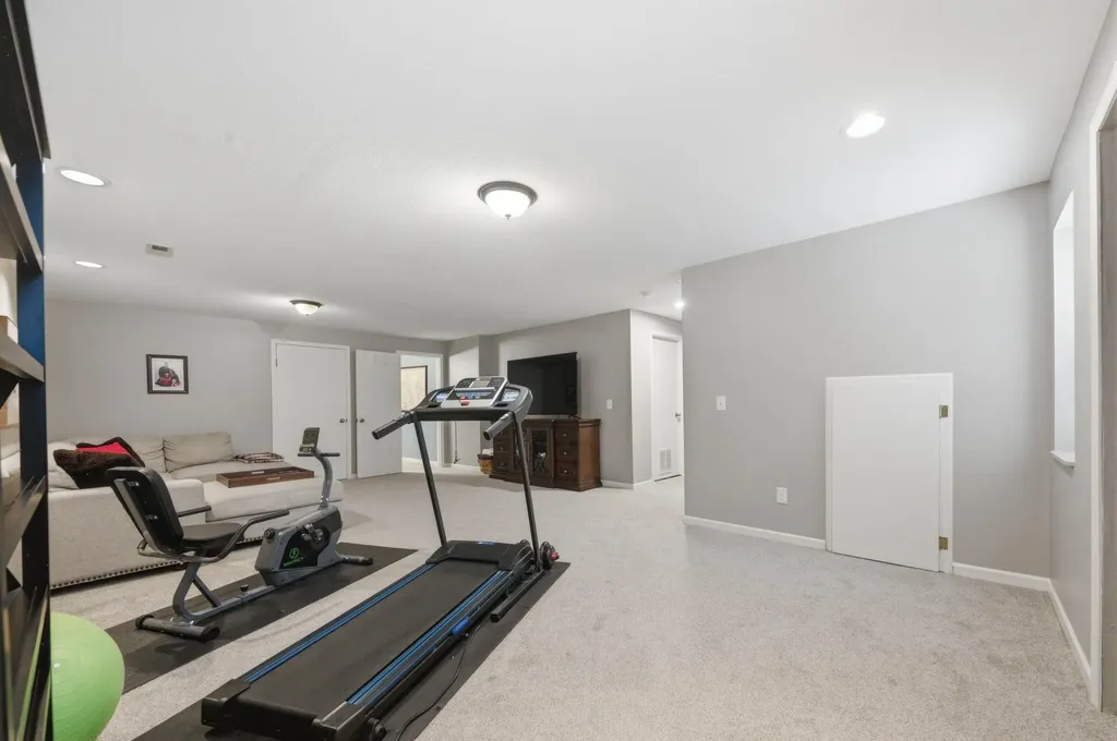 224 N Pinecrest Court Andover KS 67002