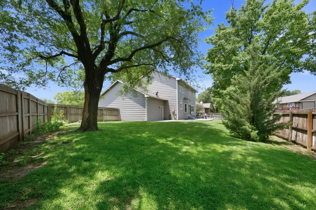 224 N Pinecrest Court Andover KS 67002