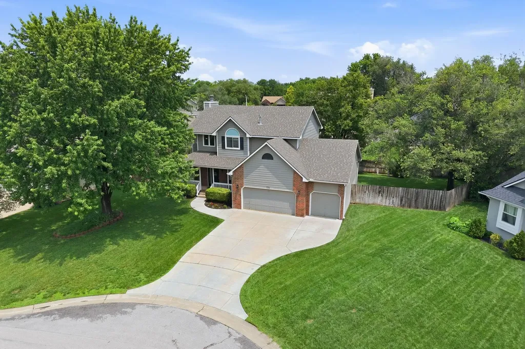 224 N Pinecrest Court Andover KS 67002