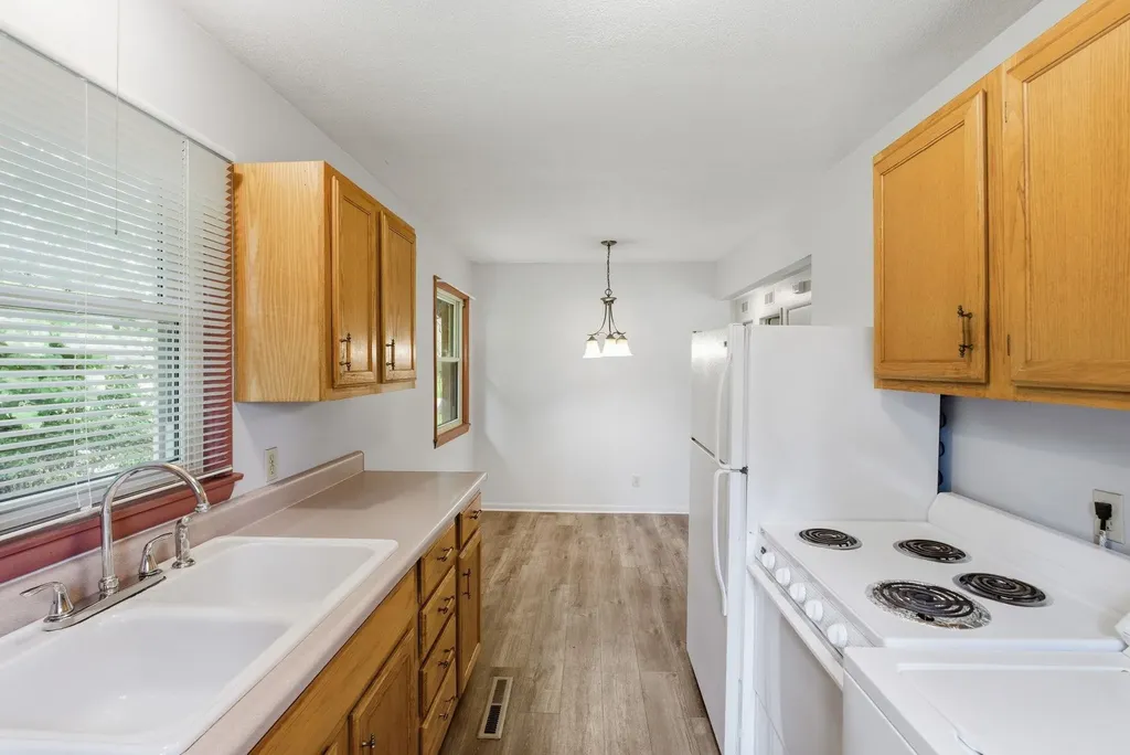 6039 N East Park View Park City KS 67219