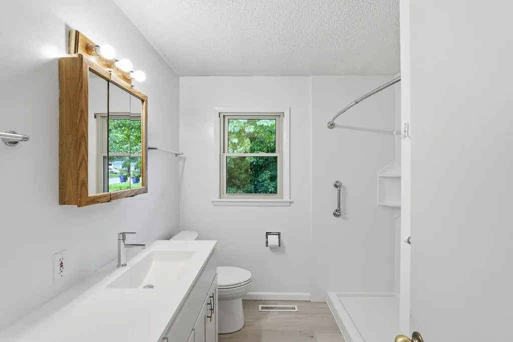 6039 N East Park View Park City KS 67219