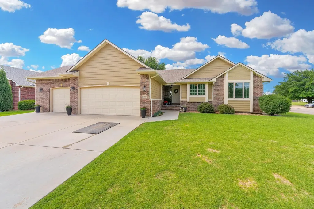 303 E Evergreen Court Cheney KS 67025