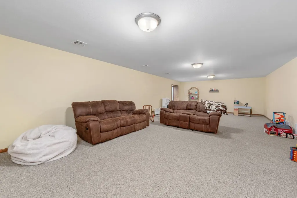 303 E Evergreen Court Cheney KS 67025