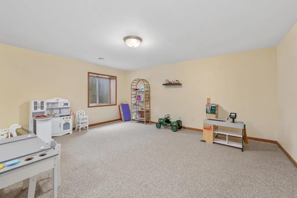 303 E Evergreen Court Cheney KS 67025