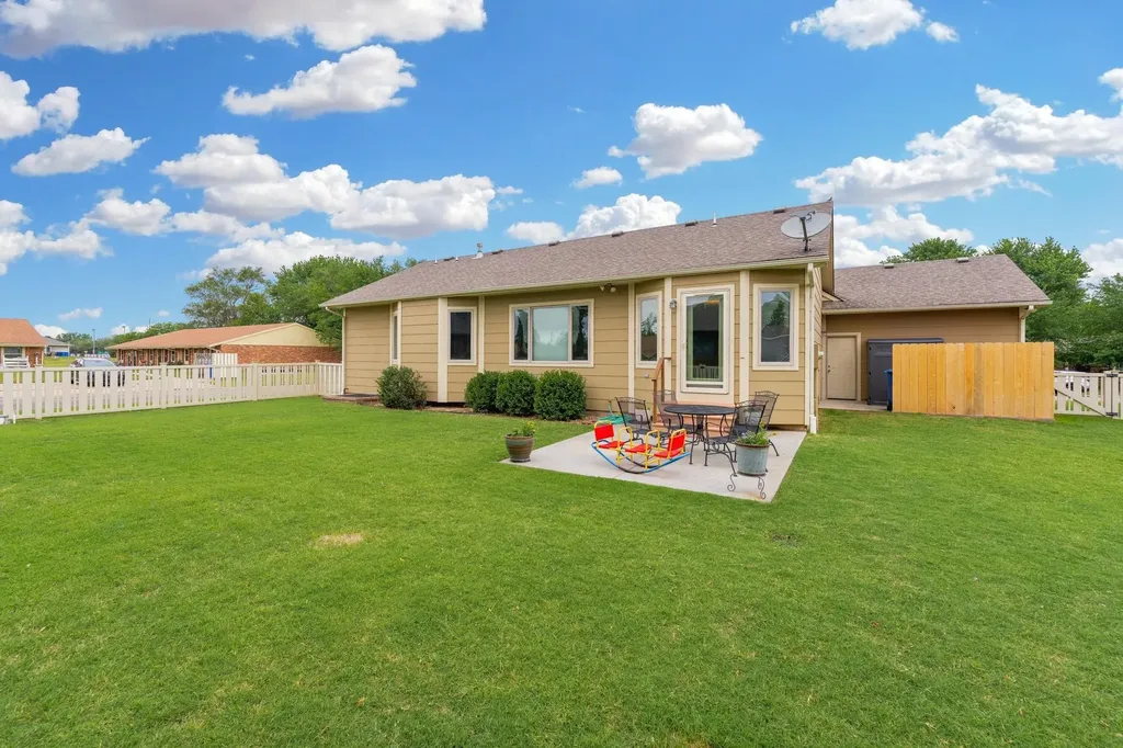 303 E Evergreen Court Cheney KS 67025
