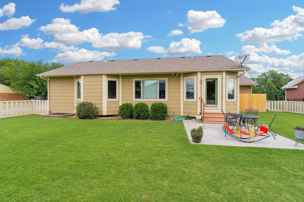 303 E Evergreen Court Cheney KS 67025