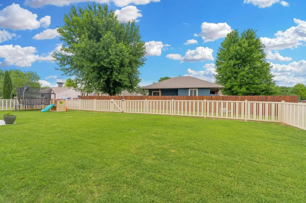 303 E Evergreen Court Cheney KS 67025