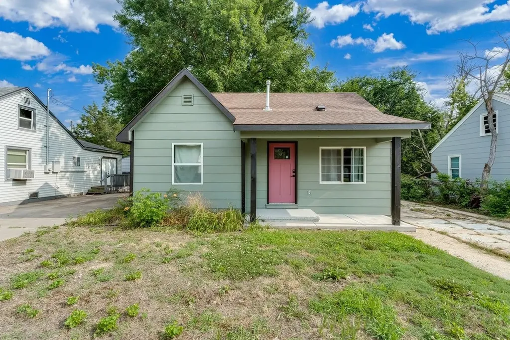 1917 E 24th Street N Wichita KS 67219