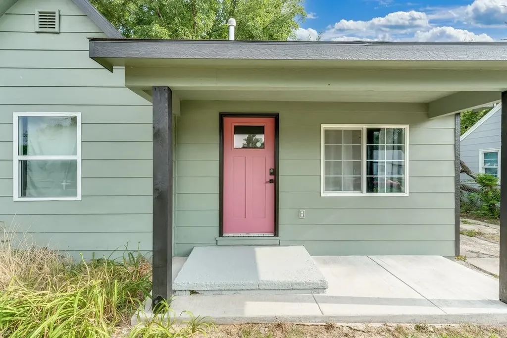 1917 E 24th Street N Wichita KS 67219