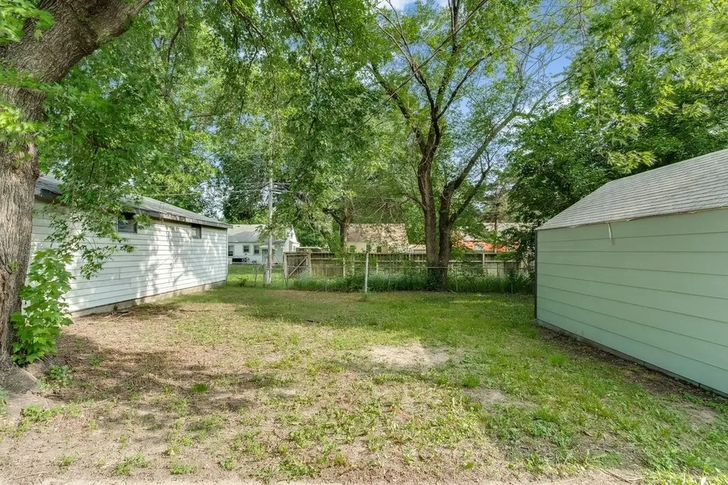 1917 E 24th Street N Wichita KS 67219