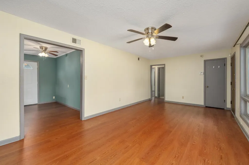 1816 W 29th Wichita KS 67217