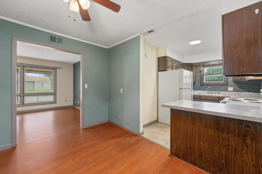 1816 W 29th Wichita KS 67217
