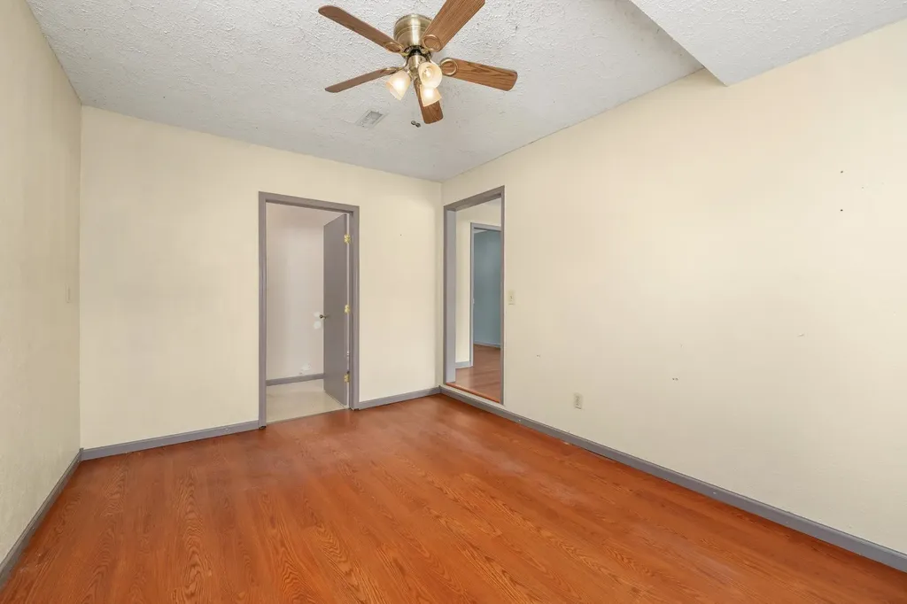 1816 W 29th Wichita KS 67217