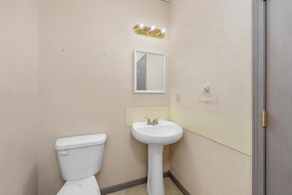 1816 W 29th Wichita KS 67217