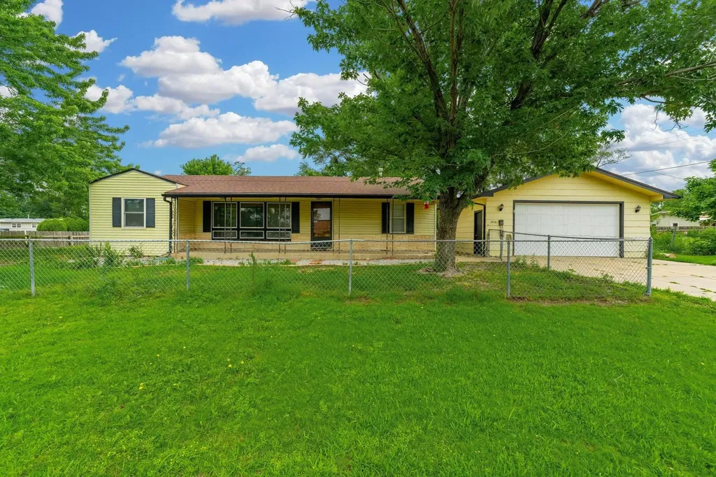 1816 W 29th Wichita KS 67217