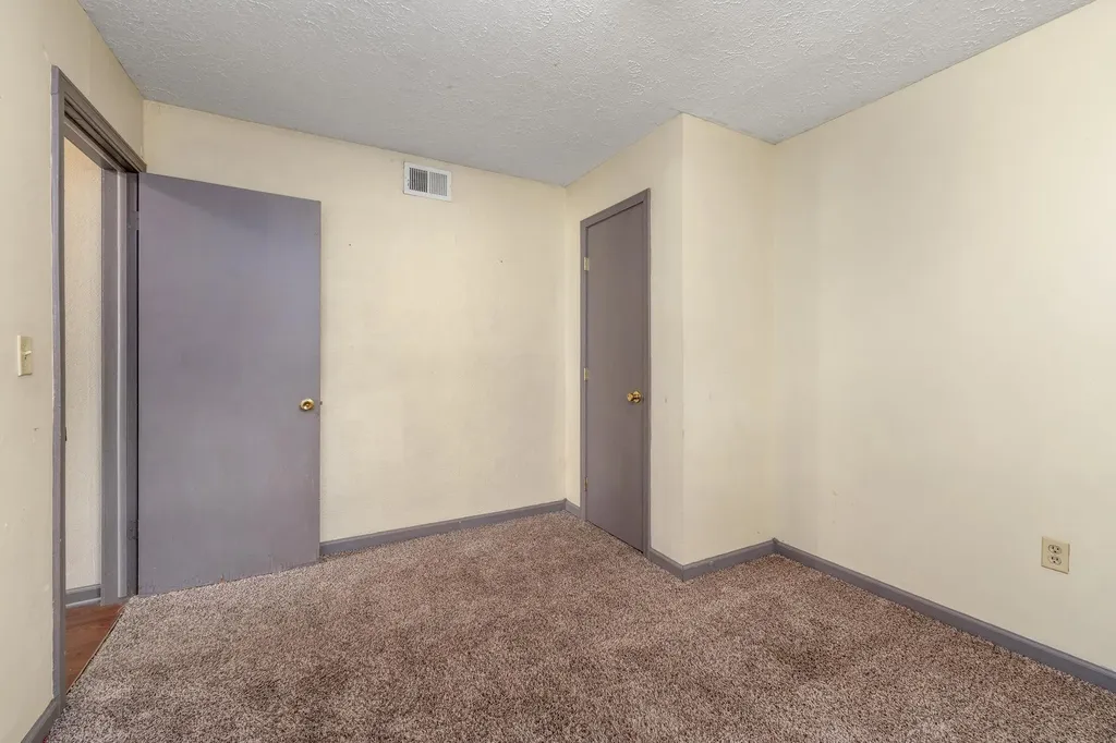 1816 W 29th Wichita KS 67217