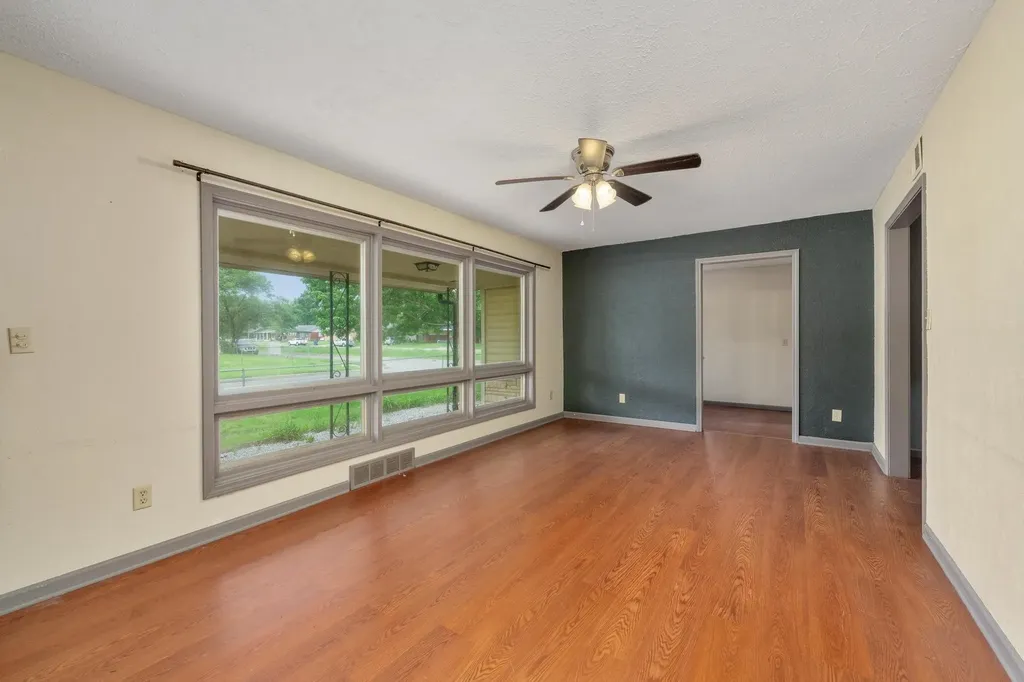 1816 W 29th Wichita KS 67217
