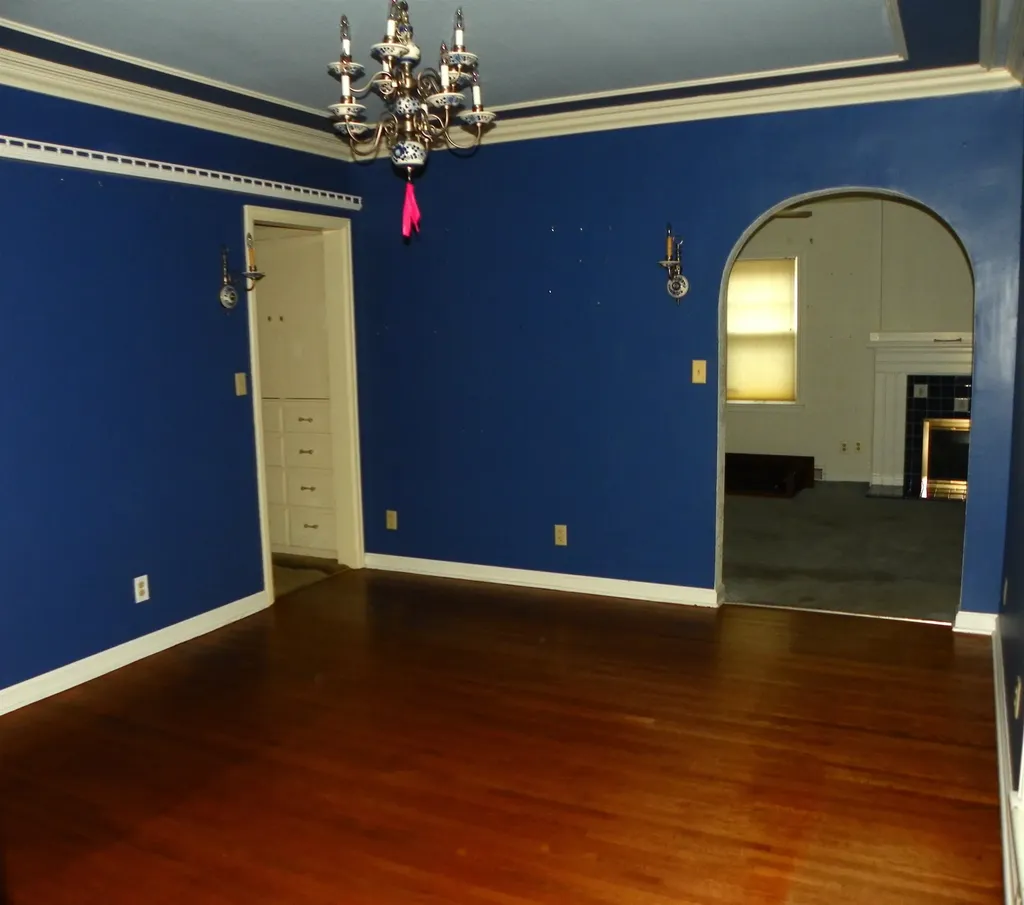 207 N Parkwood Lane Wichita KS 67208-4144