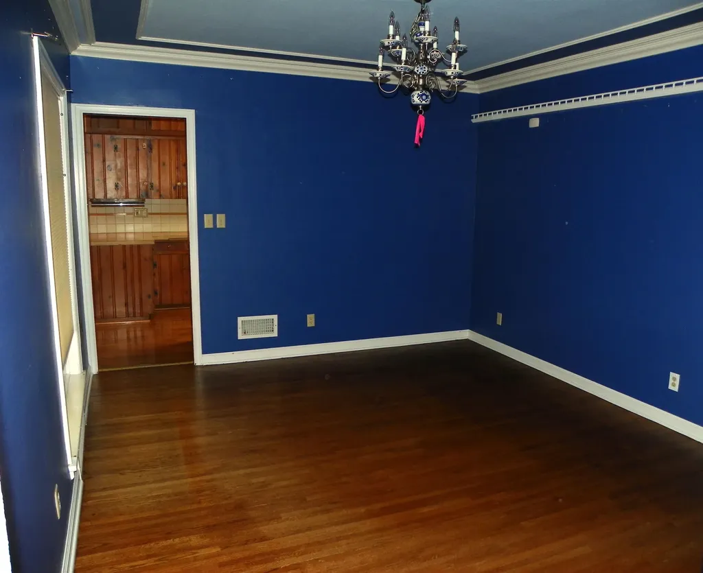 207 N Parkwood Lane Wichita KS 67208-4144
