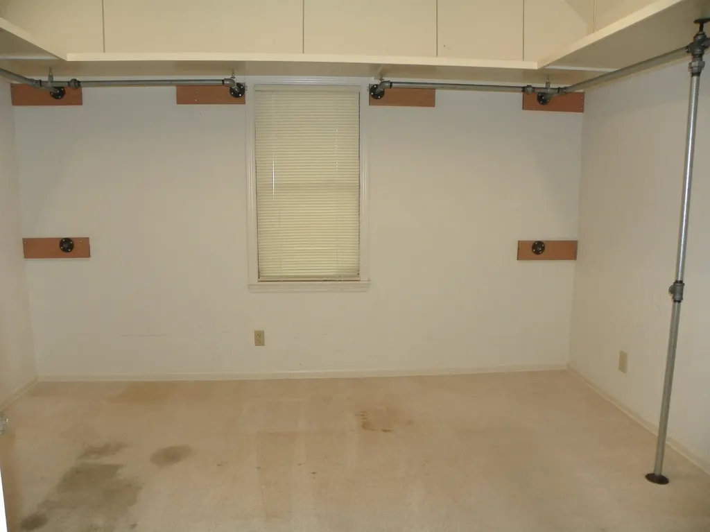 207 N Parkwood Lane Wichita KS 67208-4144