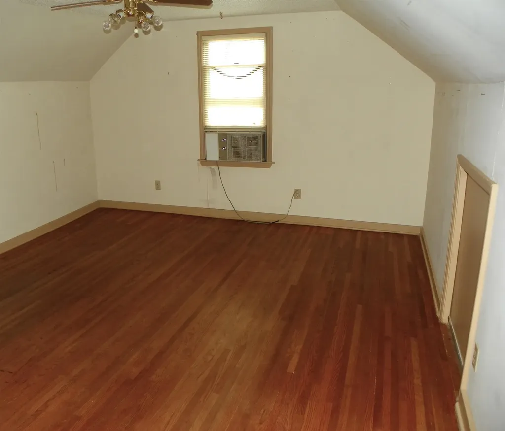 207 N Parkwood Lane Wichita KS 67208-4144