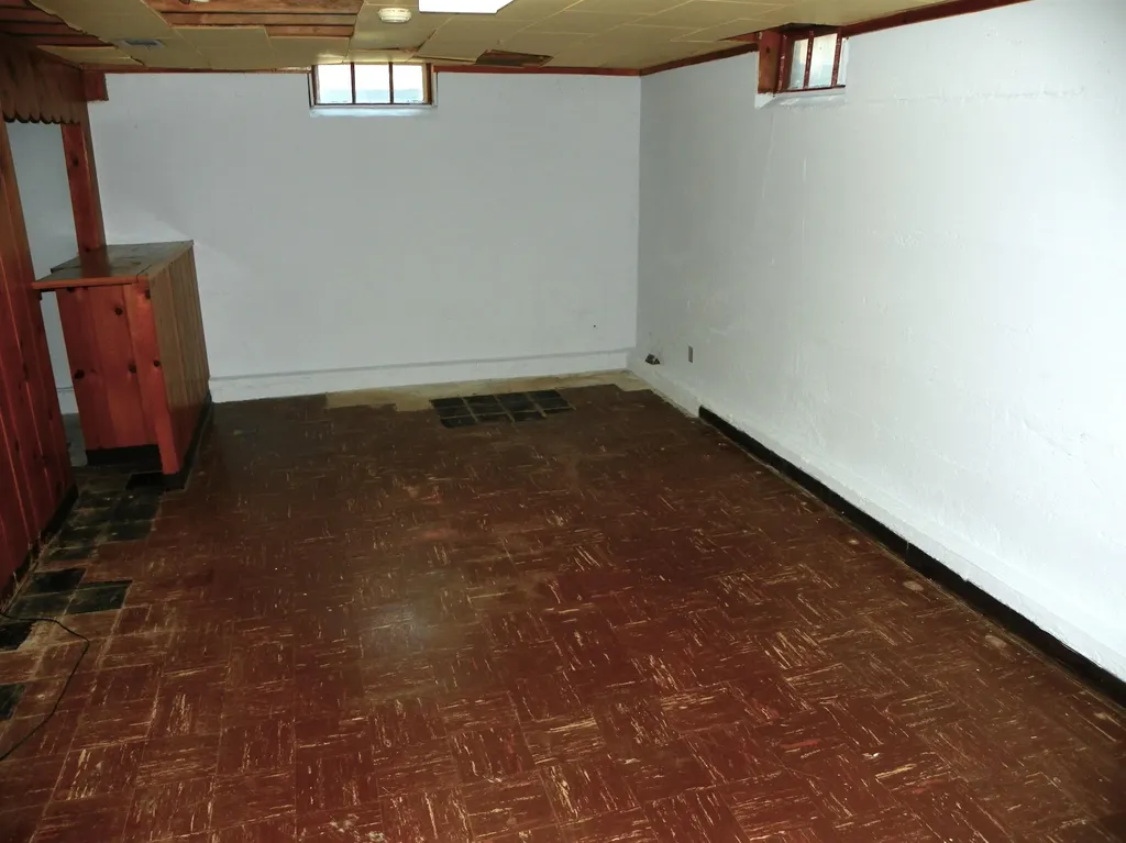 207 N Parkwood Lane Wichita KS 67208-4144