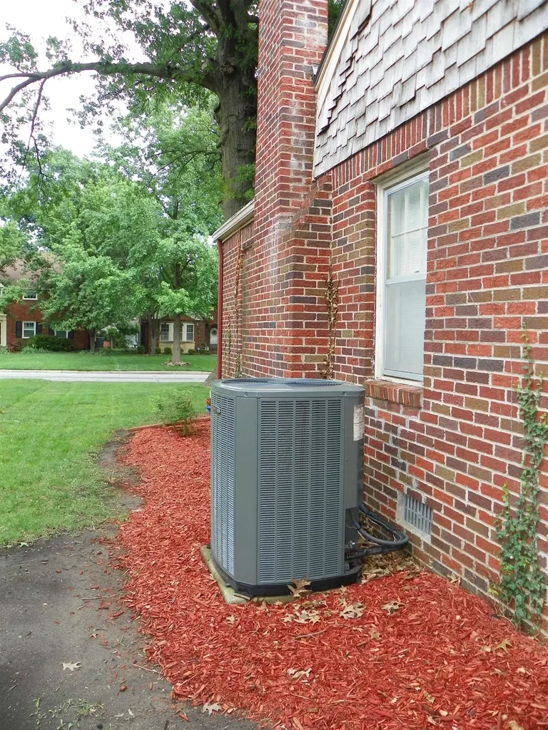 207 N Parkwood Lane Wichita KS 67208-4144