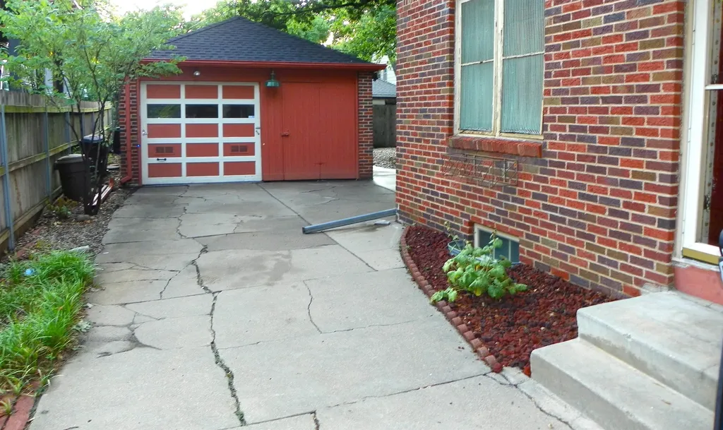 207 N Parkwood Lane Wichita KS 67208-4144