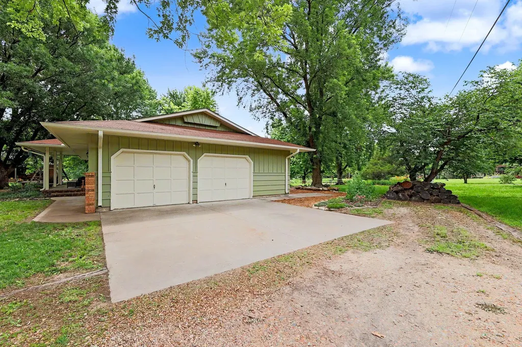 3225 Southwood Court Newton KS 67114