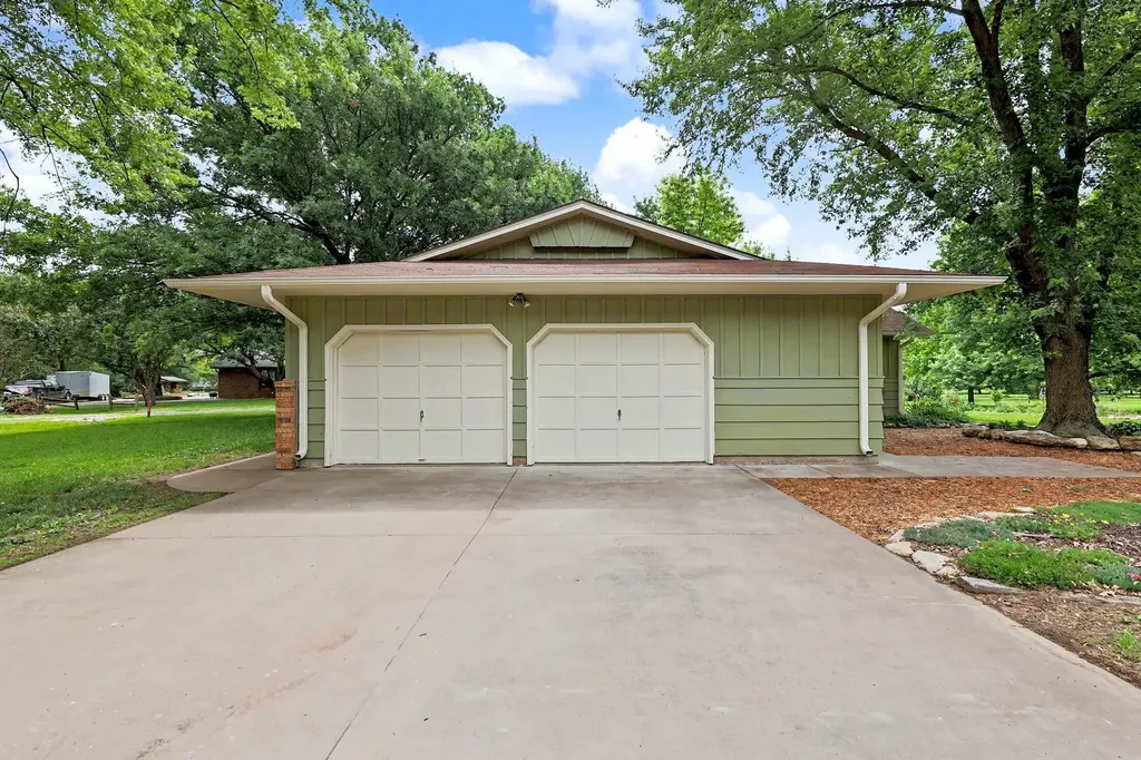 3225 Southwood Court Newton KS 67114