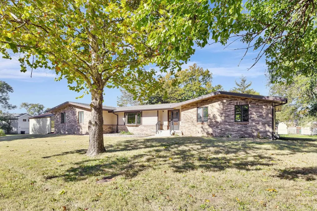 240 Warren El Dorado KS 67042