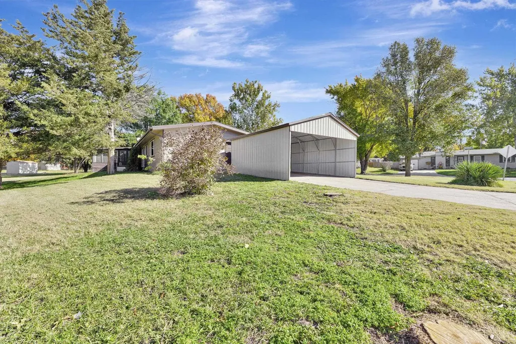 240 Warren El Dorado KS 67042