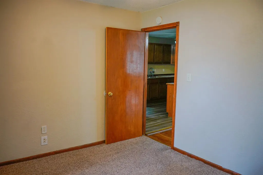 302 N King Street Mount Hope KS 67108-9596