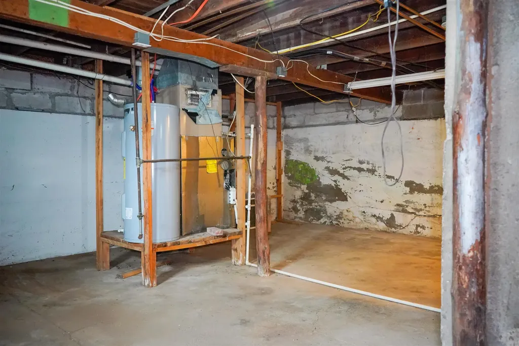 302 N King Street Mount Hope KS 67108-9596