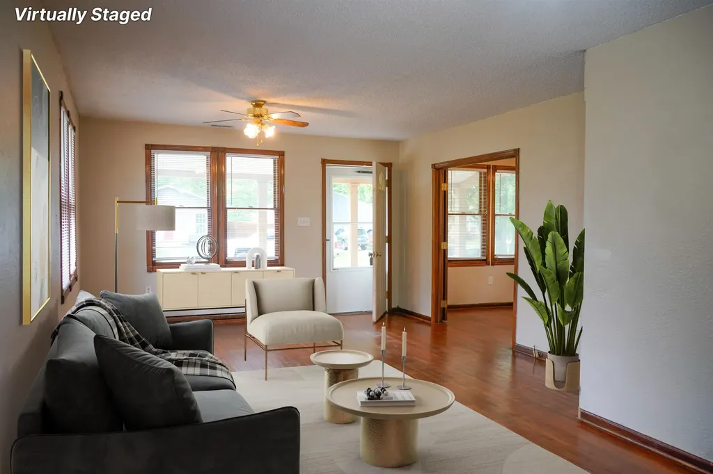 302 N King Street Mount Hope KS 67108-9596