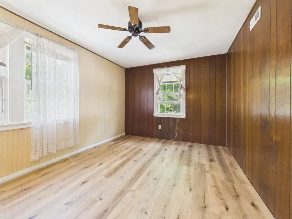 1040 S Pershing Wichita KS 67218