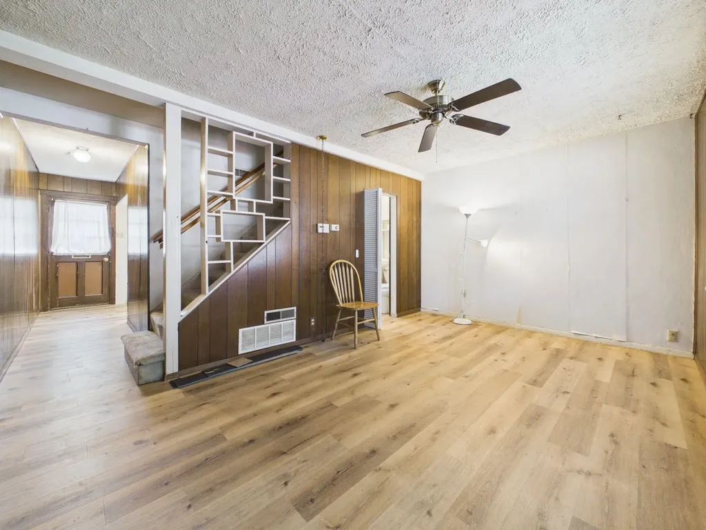 1040 S Pershing Wichita KS 67218