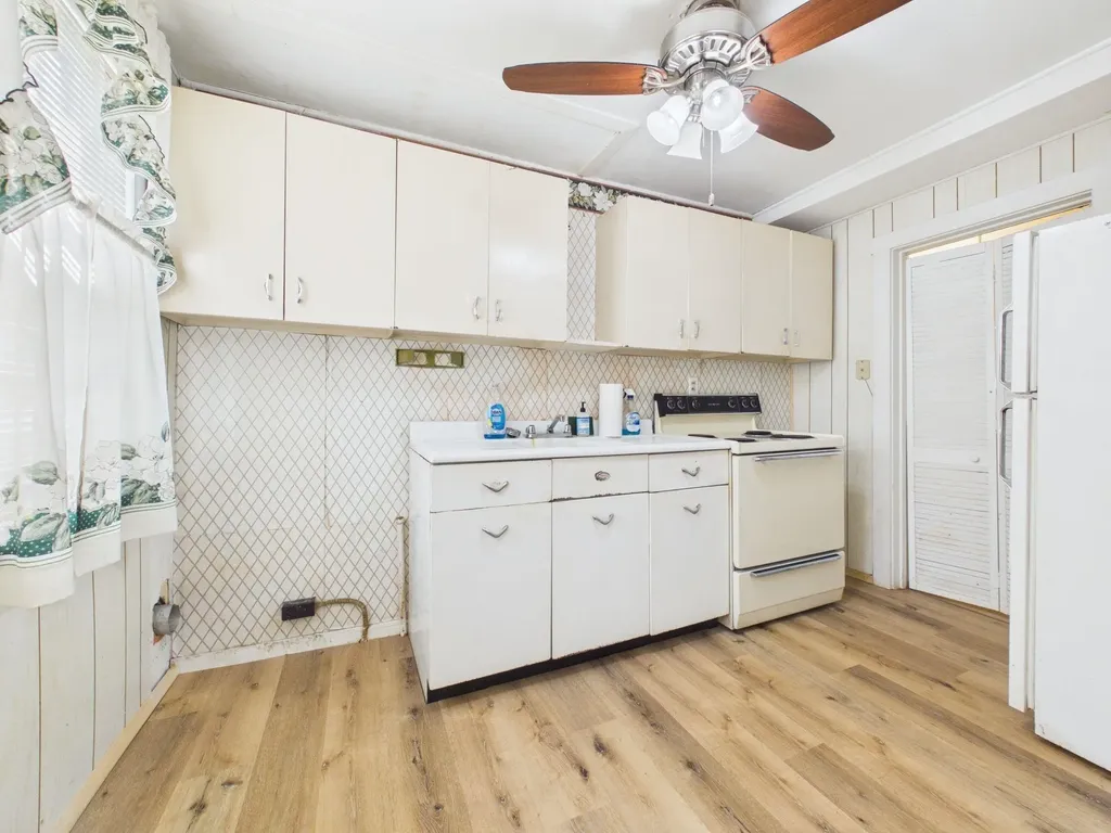 1040 S Pershing Wichita KS 67218