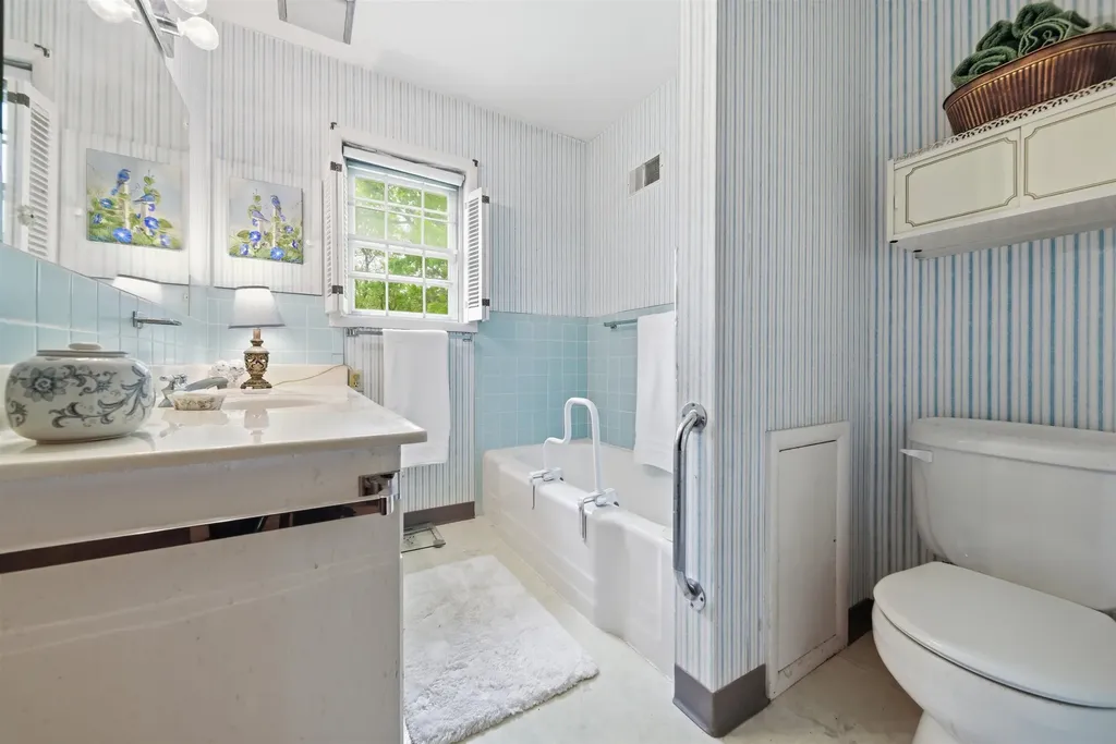 608 W 8th Newton KS 67114