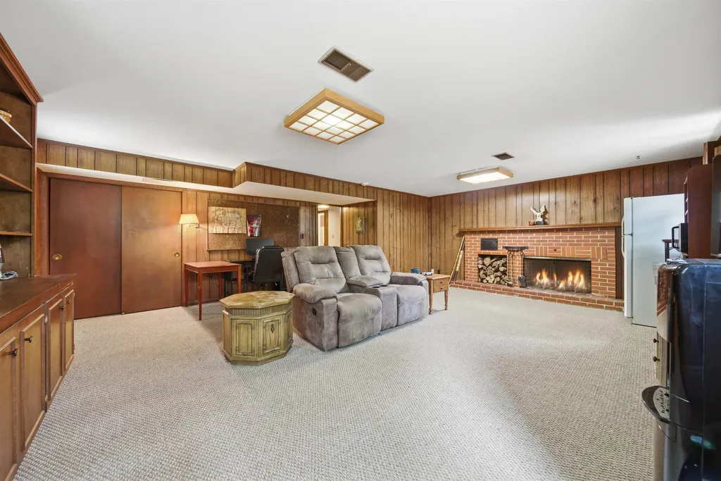 608 W 8th Newton KS 67114