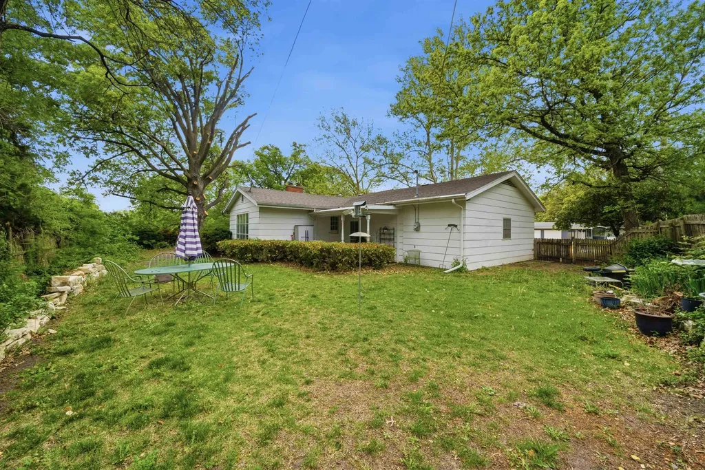 608 W 8th Newton KS 67114