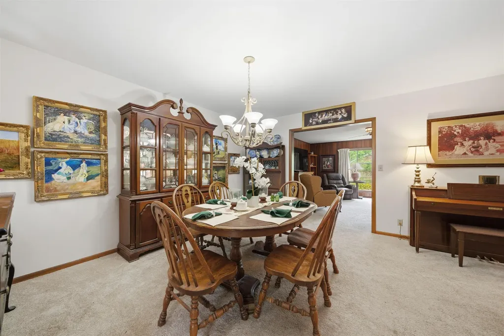 608 W 8th Newton KS 67114