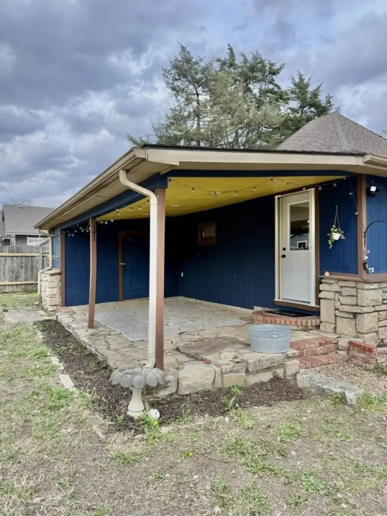 327 Houston Street Winfield KS 67156