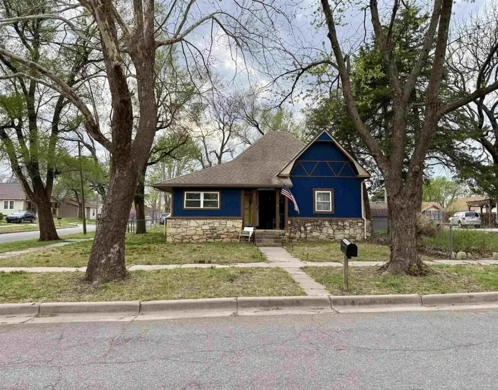 327 Houston Street Winfield KS 67156