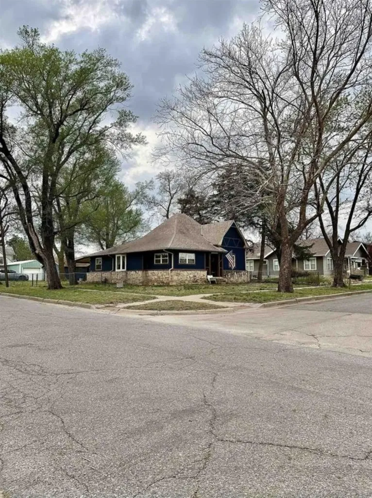 327 Houston Street Winfield KS 67156